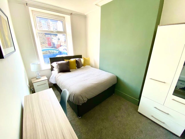 2 Rooms Available on Corporation Street Main Photo
