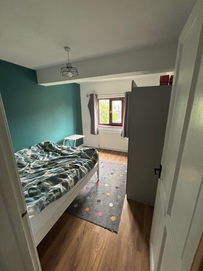 Double Room for Let in Quiet Area  Main Photo