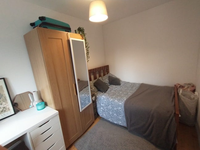 Double Bedroom - Lovely Share Home Main Photo