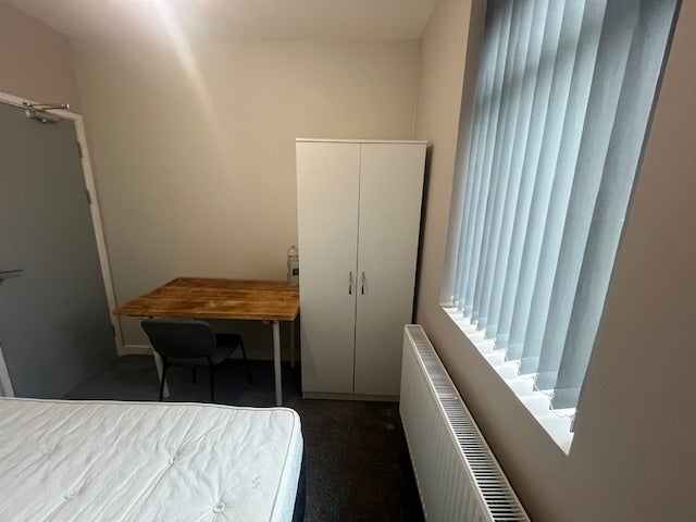 Student Room near Swansea Bay campus Main Photo