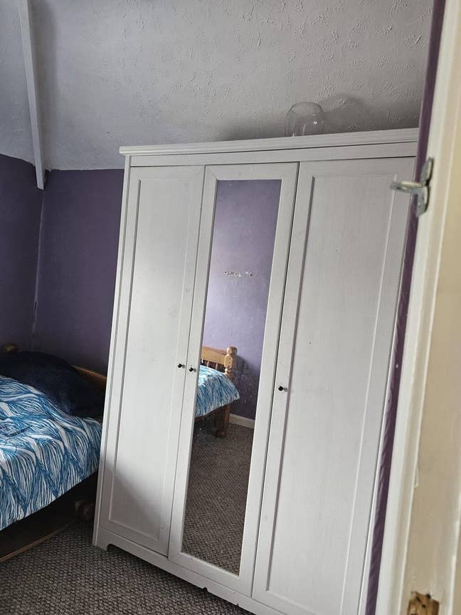 Single room for a female Main Photo