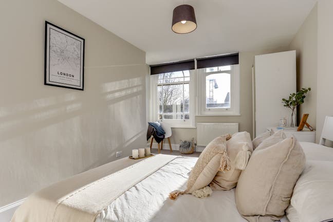 Lovely Double Bedroom in Modern Ealing Broadway W5 Main Photo