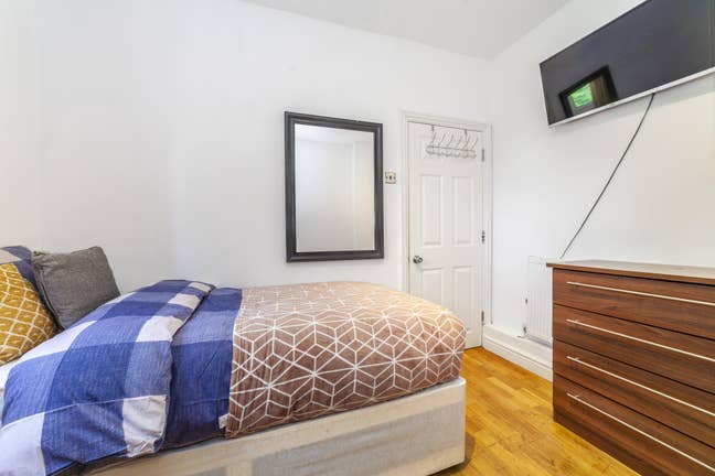 Price Drop/Double/Living Room/2 Bathrooms Main Photo