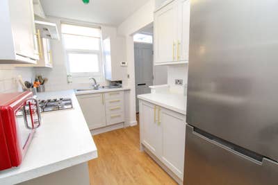 Private Shower in Final Room Main Photo