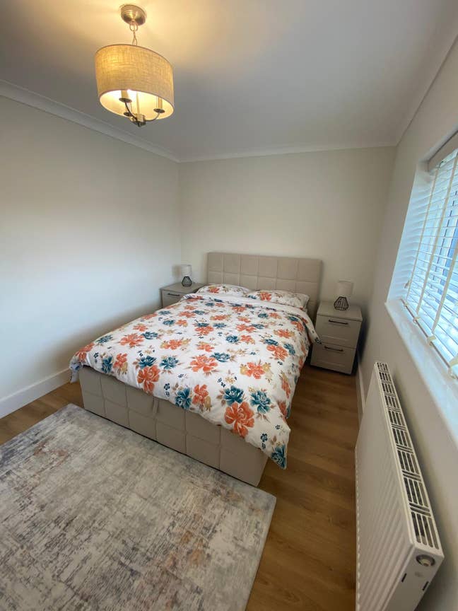 Double Room – Recently Refurbished Home Main Photo