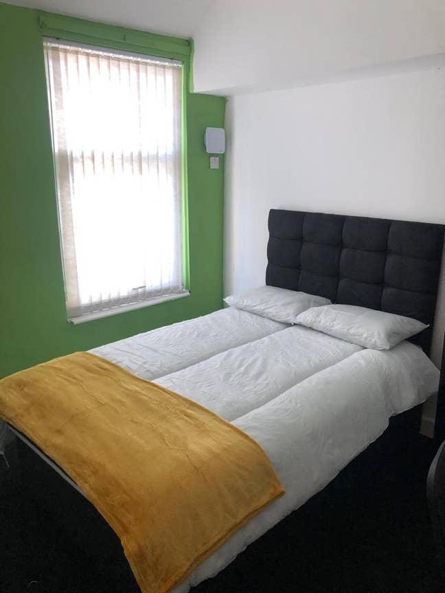 4 Bedrooms Available in a 4 Bedroom House Share Main Photo