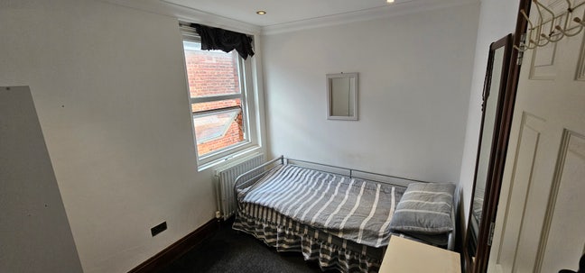  Double Room, London, All Bills Included  Main Photo