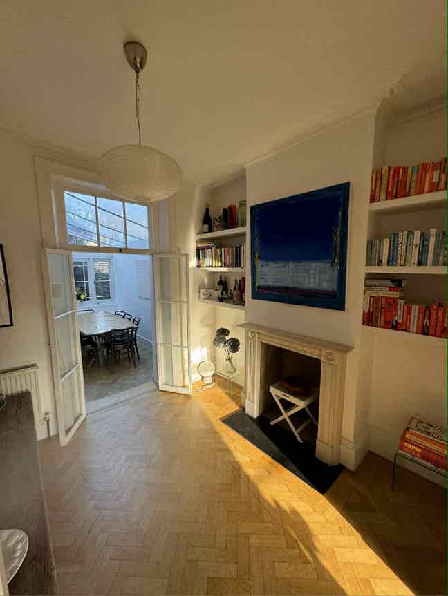Entire 4-bedroom De Beauvoir Town house available  Main Photo