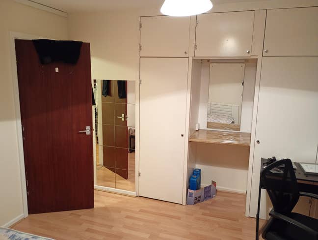 Room for rent near Christie - SHORT TERM Main Photo