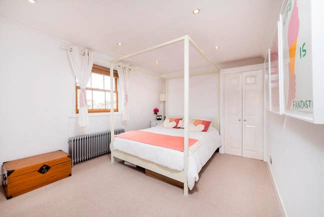 Beautiful room in Bow Main Photo