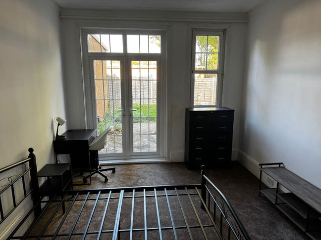 🌿 Spacious Double Rooms in a Modern House -TW13🌿 Main Photo
