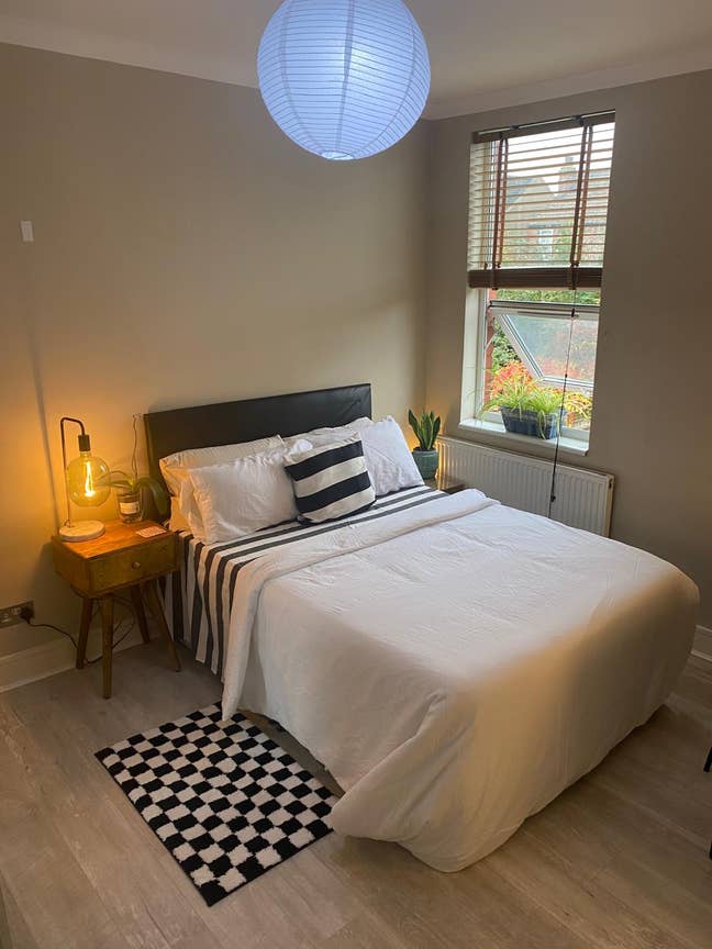Large Single Room - 6 Min walk to Jubilee Main Photo