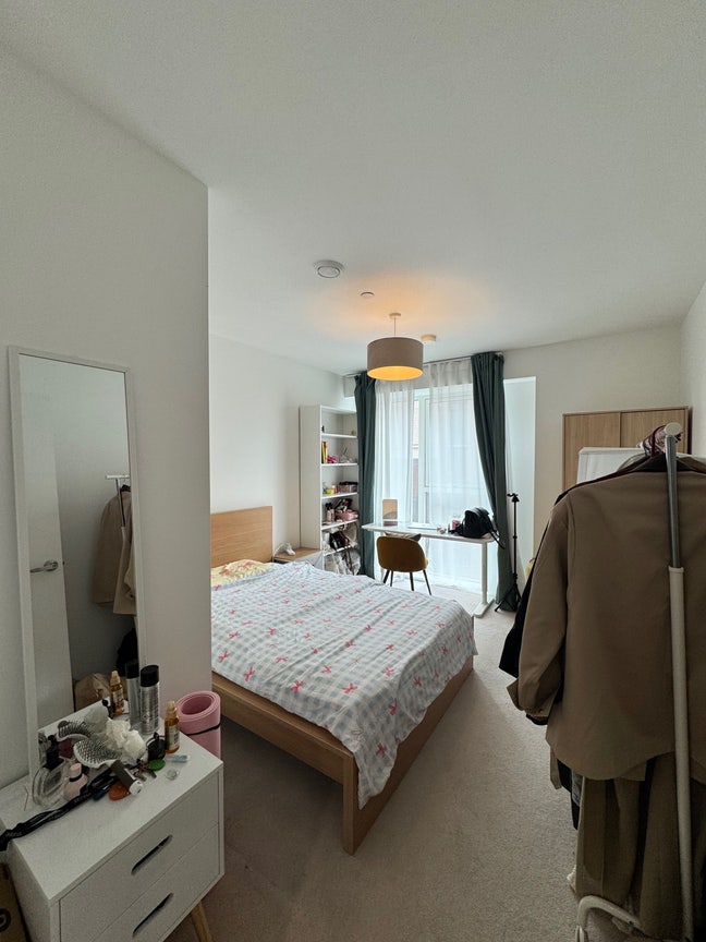 Double room looking for Female flatmate only Main Photo