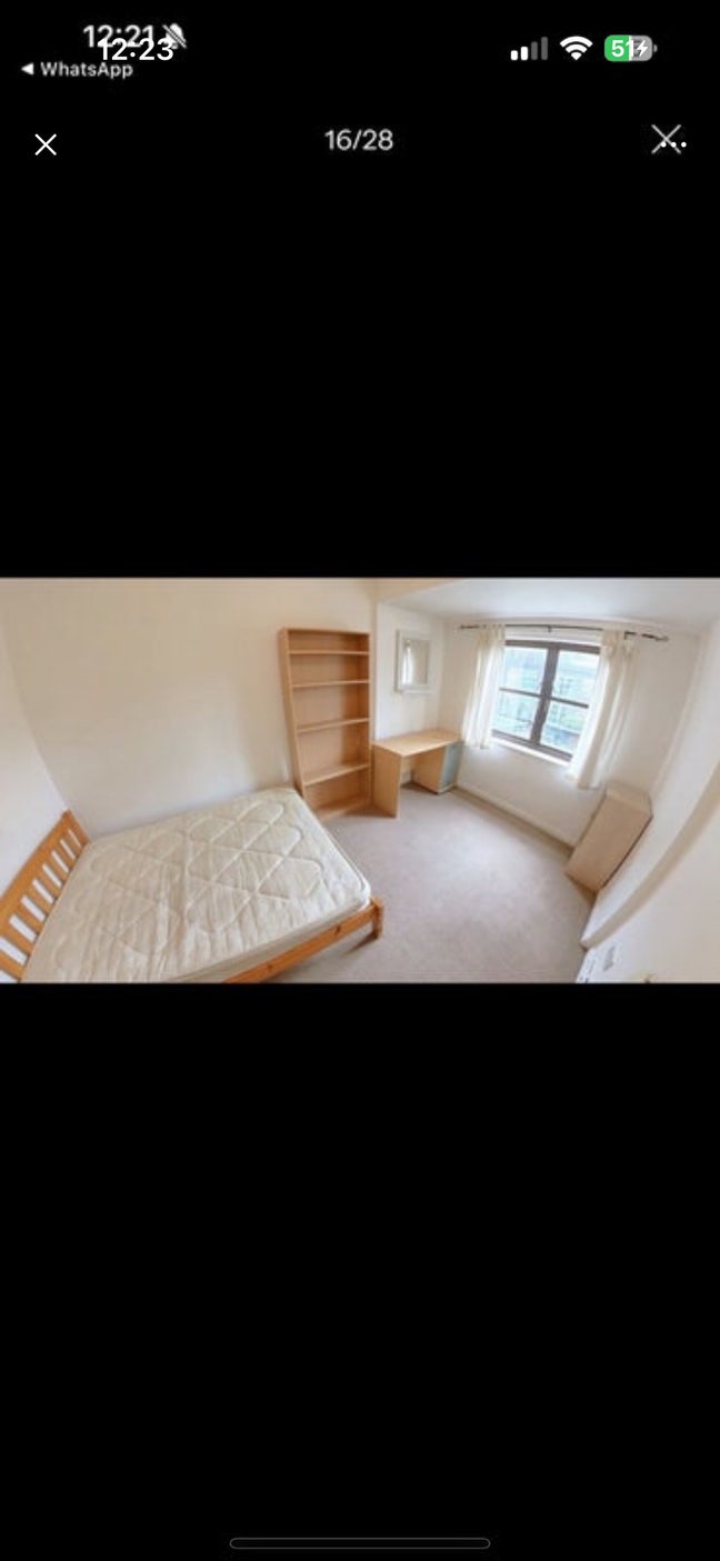 1 single + 2 double rooms in Startford e15 Main Photo