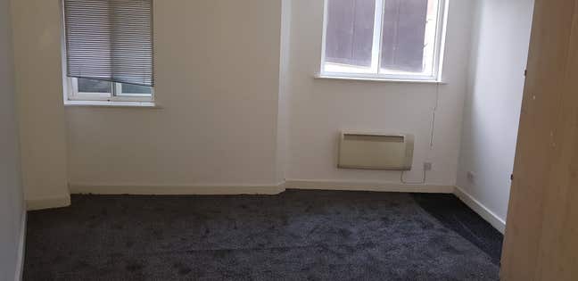 One-Bed Studio Flat – Howgate House, Wakefield  Main Photo