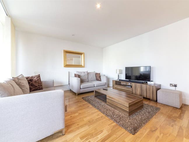 Beautiful Large Room with En-Suite in Greenwich  Main Photo