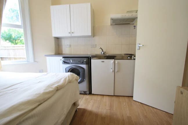  Lovely Ground Floor Studio, couples welcome Main Photo