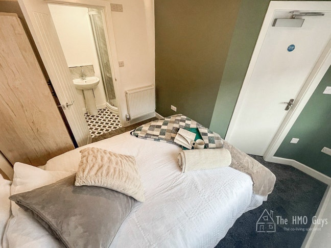 💎 En-Suite Rooms – 5 Min Walk to Hospital! 💎 Main Photo
