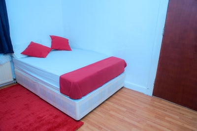 Great Double Room @ seven sisters Main Photo