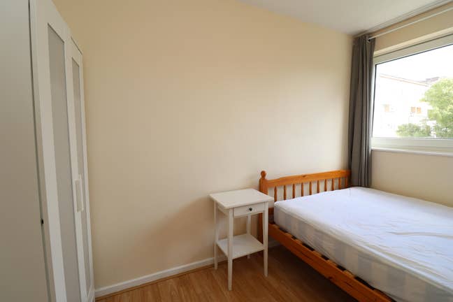 Lovely Double Room - Great Area Friendly Flatshare Main Photo
