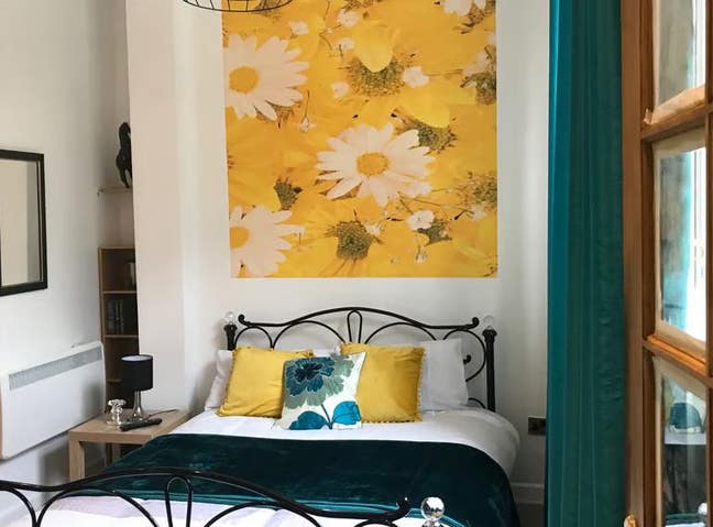 1 Bed Flat is available for rent in - TW7 5BD Main Photo