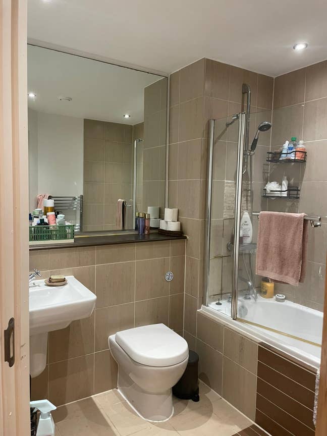 Room available in green quarter  Main Photo
