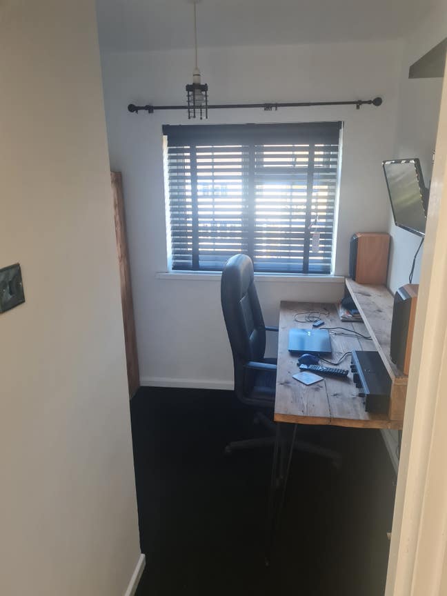 Room available on quiet cul de sac in Pencoed Main Photo