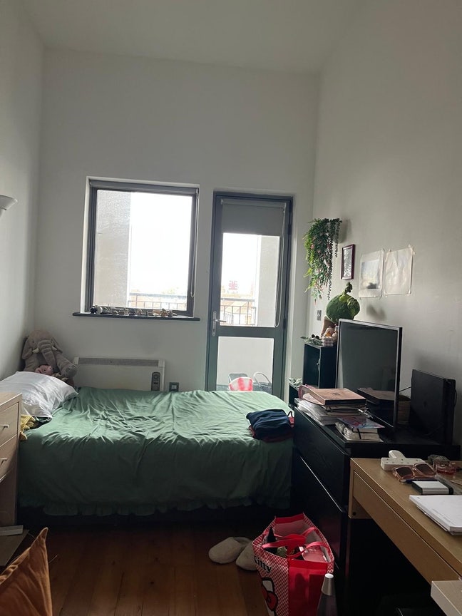 Room in 2 bedroom shared flat  Main Photo