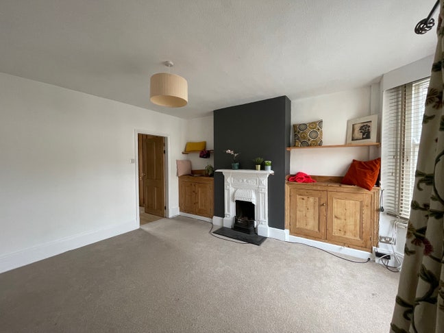 Gorgeous newly refurbished 2 Bed endterrace house  Main Photo