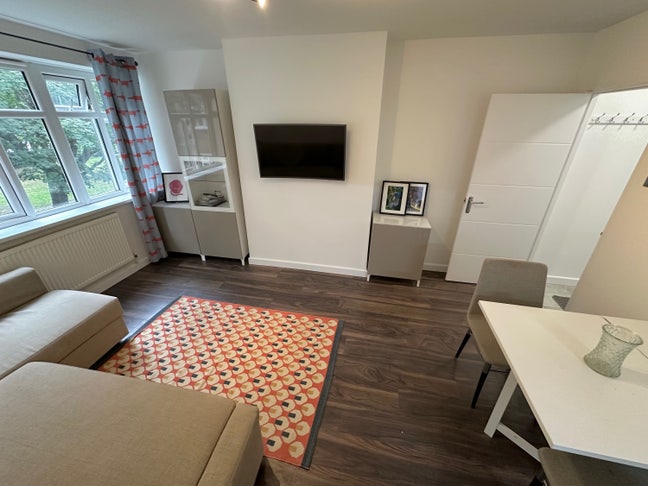 ASAP-Last minute-1 bed-Huge Living room-Battersea Main Photo