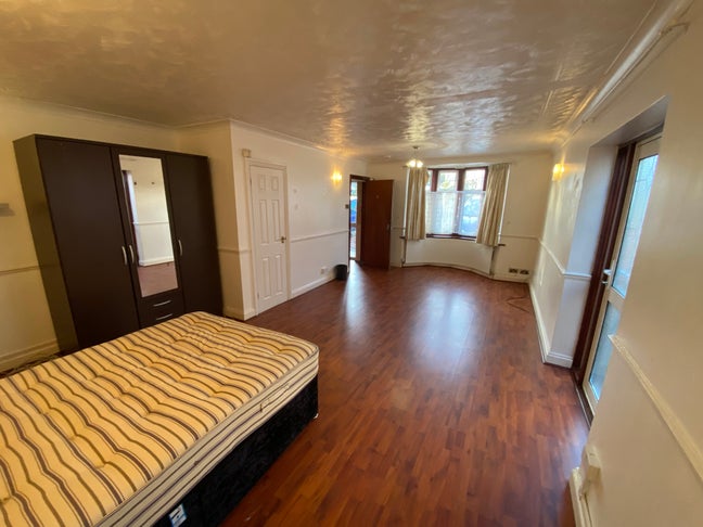 Amazing Two Large Double Rooms at Bexley! Main Photo