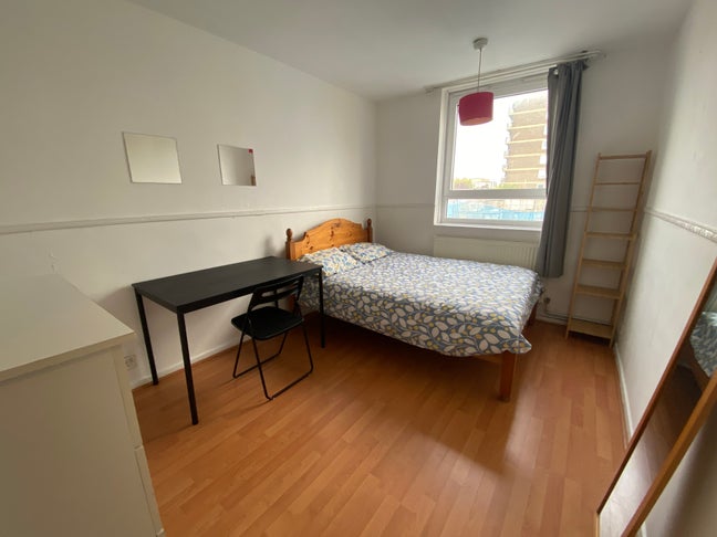 Lovely Double! 3 Bedroom Flat! Shoreditch!! Main Photo
