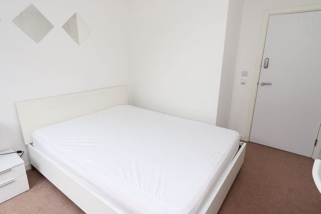Bright & Fully Furnished Double Room – Surrey Quay Main Photo