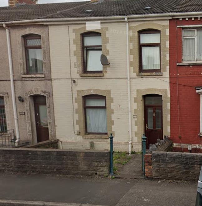 Rooms available in a house share Main Photo