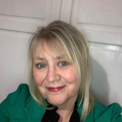 I am a professional female aged 60. I am look... Main Photo