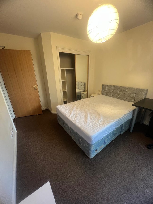 Private Double Room Close to the City Centre  Main Photo