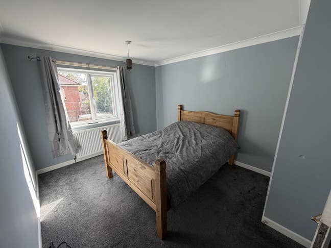 Room to rent in Fawley Village Main Photo