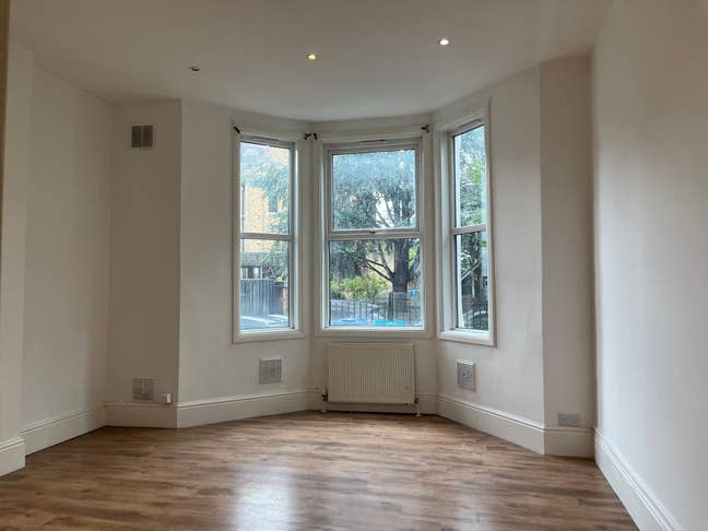 3/4 Bed Flat in Willesden - Dss Welcome Main Photo