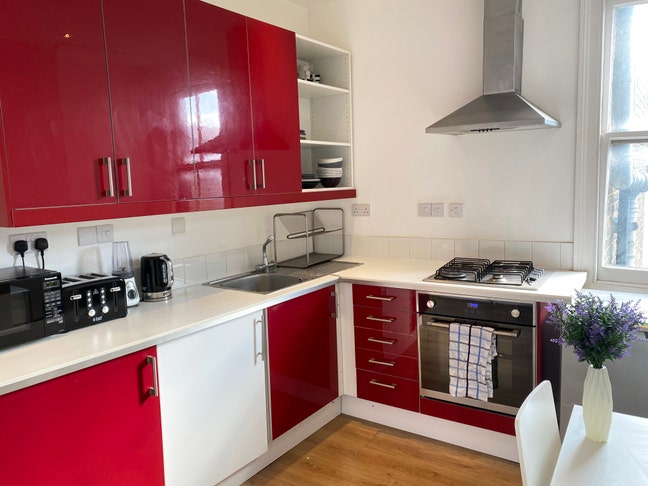 Bright room in 4 bed, Fulham NOW Main Photo