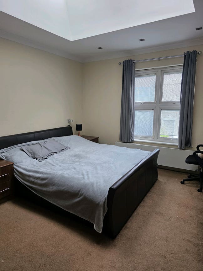 Large Ensuite Double Room Main Photo