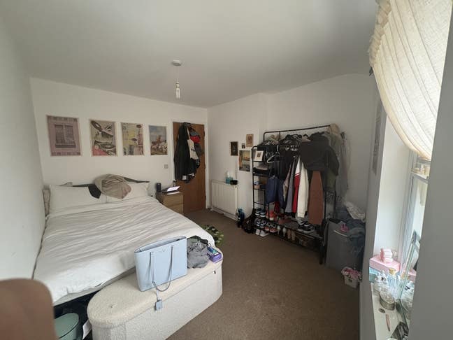 Fully Furnished Room In 2 Bed for Rent (1m free) Main Photo