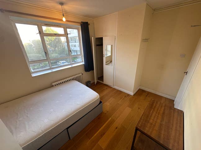 Bright room in 3bed with balcony + lounge, NOW Main Photo