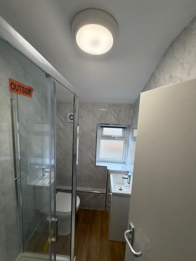 Refurbished Studio Flat SE18! Main Photo
