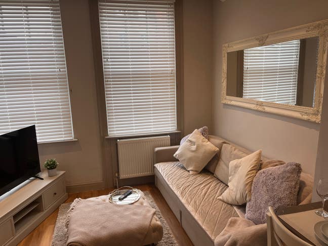 Refurbished, stylish central 1 bed flat Main Photo