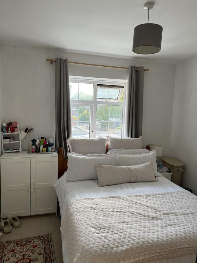 Double Room Available in Clapham (Lavander Hill) Main Photo