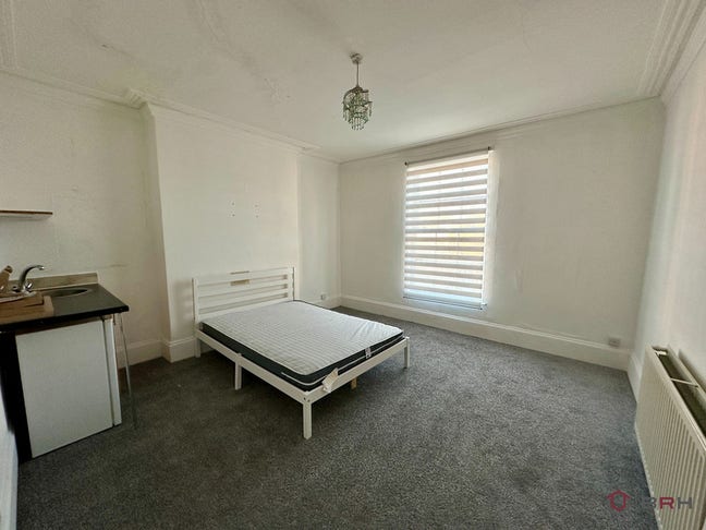 Thorne - Ensuite room in shared house  Main Photo