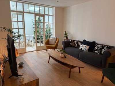 Large Double Bedroom with own Bathroom Main Photo