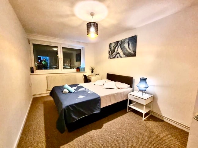 Big Double room for single use available now Main Photo