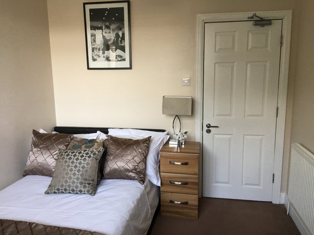 SE12-Double in Incredible Home-Reposit Available💥 Main Photo