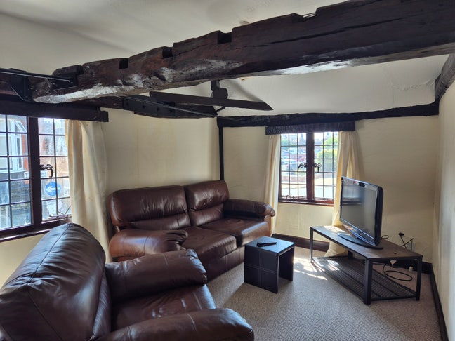 Rooms to let in a shared flat in town centre  Main Photo